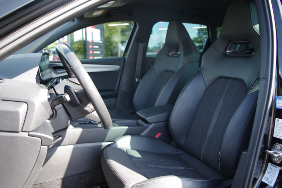 CUPRA Leon Sportstourer 1.4 e-Hybrid 245 PK VZ Copper Edition PHEV, Trekhaak, Adap. Cruise Control, Camera
