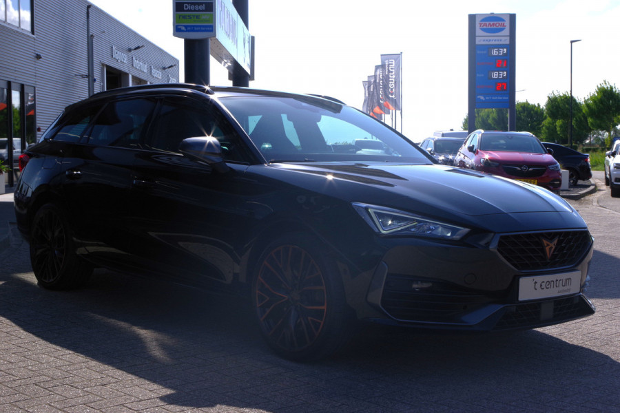 CUPRA Leon Sportstourer 1.4 e-Hybrid 245 PK VZ Copper Edition PHEV, Trekhaak, Adap. Cruise Control, Camera