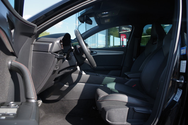 CUPRA Leon Sportstourer 1.4 e-Hybrid 245 PK VZ Copper Edition PHEV, Trekhaak, Adap. Cruise Control, Camera