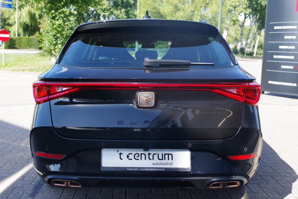 CUPRA Leon Sportstourer 1.4 e-Hybrid 245 PK VZ Copper Edition PHEV, Trekhaak, Adap. Cruise Control, Camera