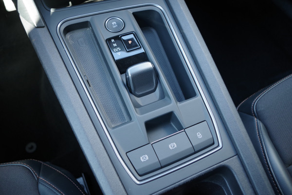 CUPRA Leon Sportstourer 1.4 e-Hybrid 245 PK VZ Copper Edition PHEV, Trekhaak, Adap. Cruise Control, Camera