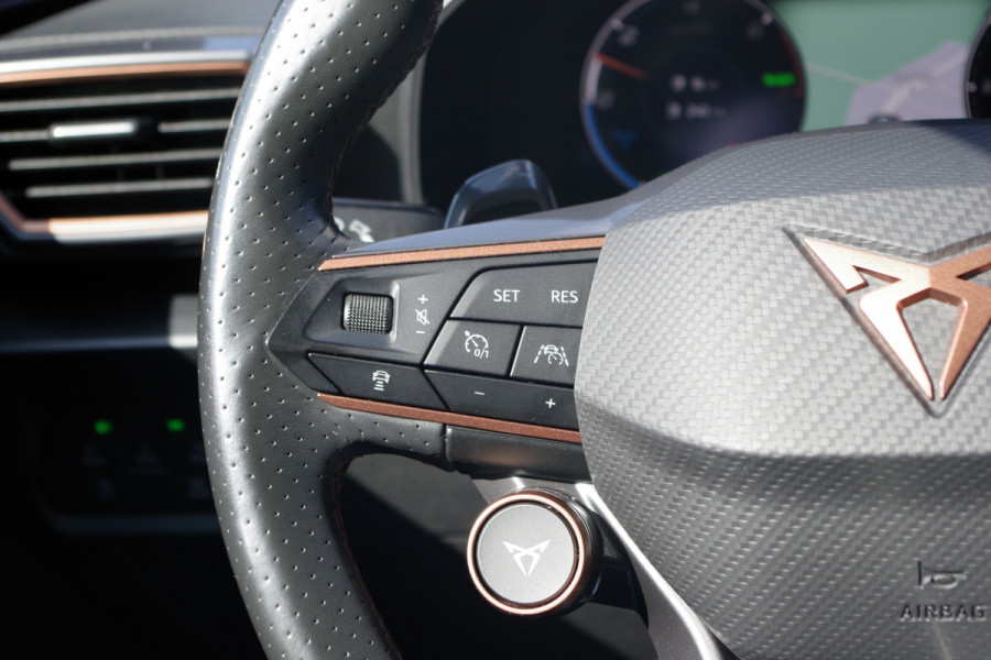 CUPRA Leon Sportstourer 1.4 e-Hybrid 245 PK VZ Copper Edition PHEV, Trekhaak, Adap. Cruise Control, Camera