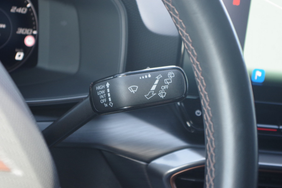 CUPRA Leon Sportstourer 1.4 e-Hybrid 245 PK VZ Copper Edition PHEV, Trekhaak, Adap. Cruise Control, Camera