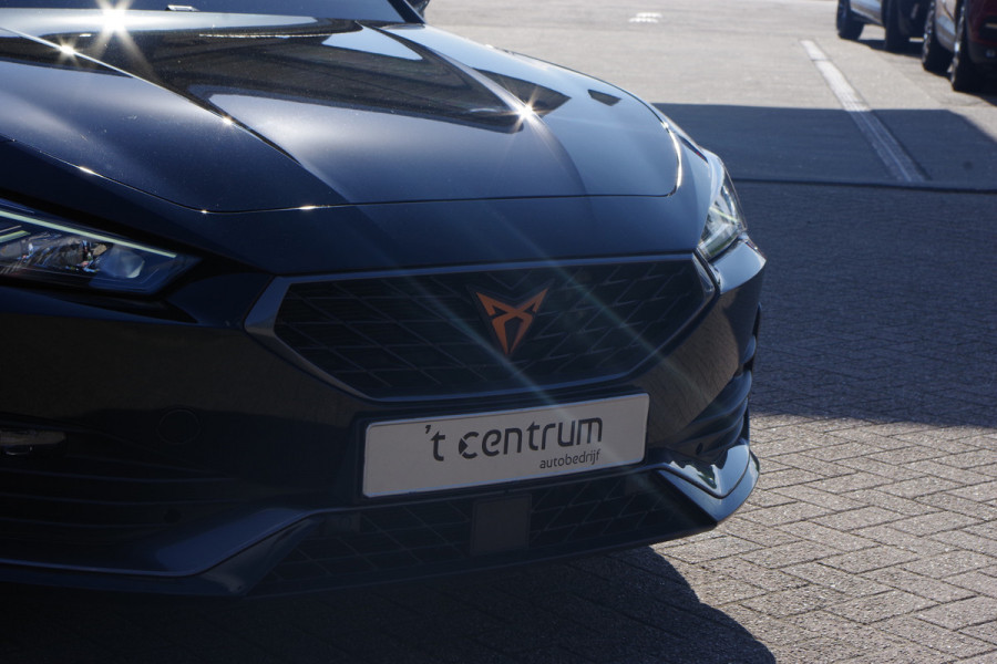 CUPRA Leon Sportstourer 1.4 e-Hybrid 245 PK VZ Copper Edition PHEV, Trekhaak, Adap. Cruise Control, Camera