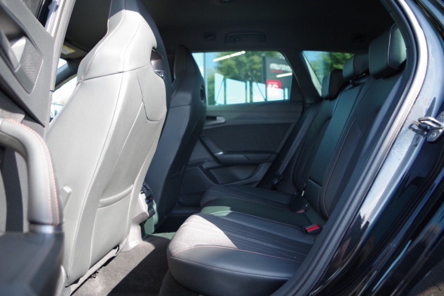 CUPRA Leon Sportstourer 1.4 e-Hybrid 245 PK VZ Copper Edition PHEV, Trekhaak, Adap. Cruise Control, Camera