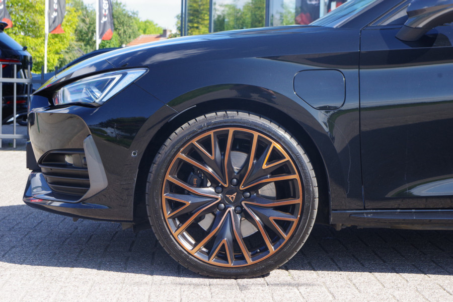 CUPRA Leon Sportstourer 1.4 e-Hybrid 245 PK VZ Copper Edition PHEV, Trekhaak, Adap. Cruise Control, Camera