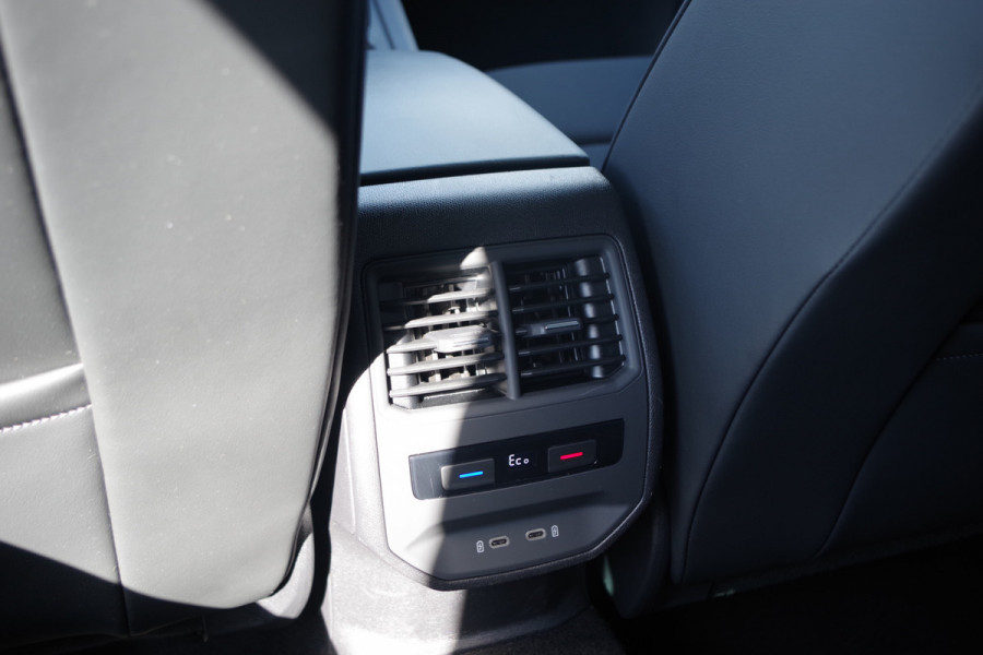 CUPRA Leon Sportstourer 1.4 e-Hybrid 245 PK VZ Copper Edition PHEV, Trekhaak, Adap. Cruise Control, Camera