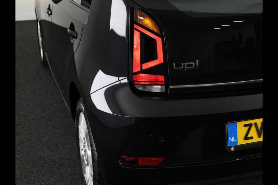 Volkswagen up! 1.0 BMT high up! | Parkeersensoren | Multistuur | Airco | Navigatie via app |
