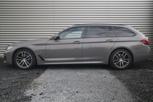 BMW 5 Serie Touring 530i High Executive M-Sport Bernina Grau / Pano / Camera / Laser