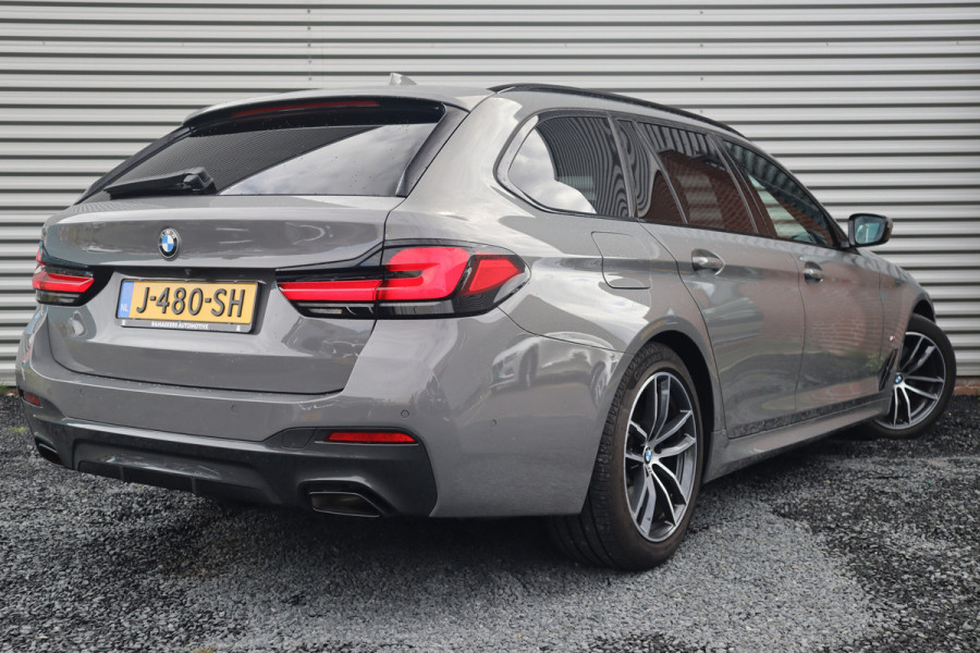 BMW 5 Serie Touring 530i High Executive M-Sport Bernina Grau / Pano / Camera / Laser