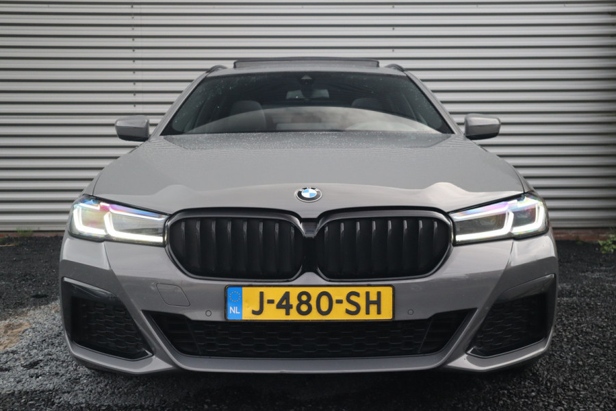 BMW 5 Serie Touring 530i High Executive M-Sport Bernina Grau / Pano / Camera / Laser