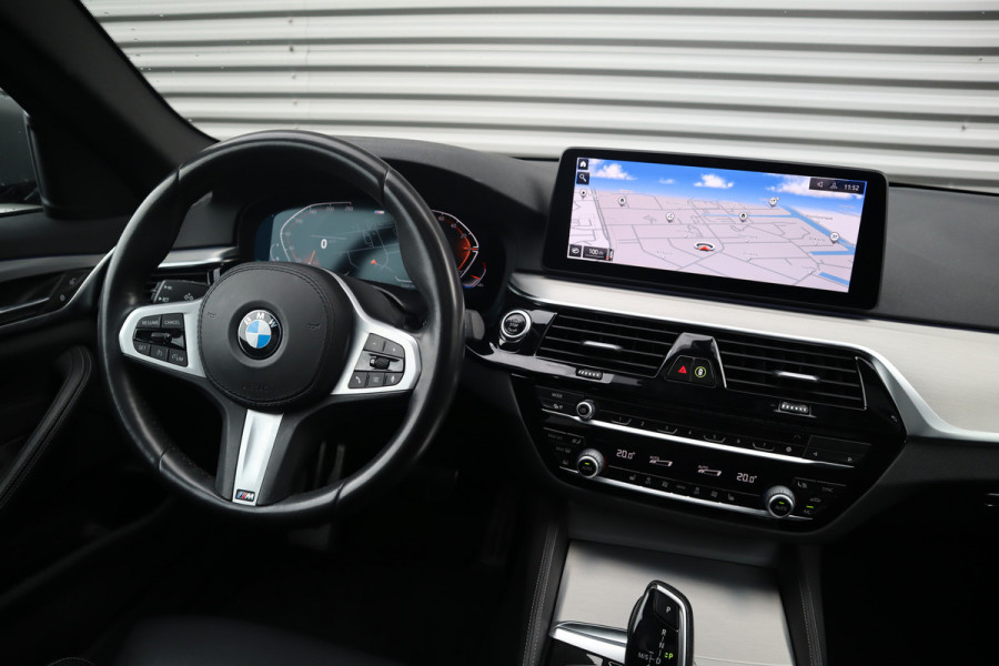 BMW 5 Serie Touring 530i High Executive M-Sport Bernina Grau / Pano / Camera / Laser
