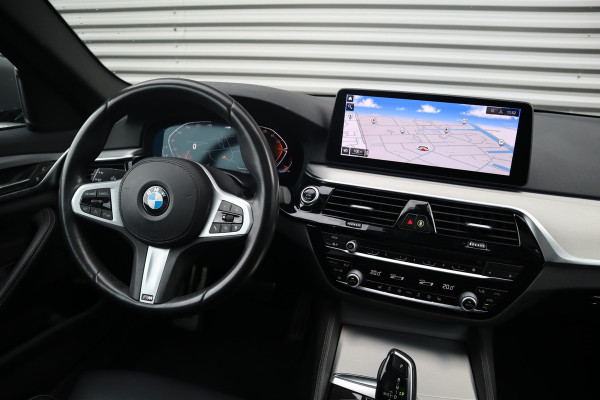 BMW 5 Serie Touring 530i High Executive M-Sport Bernina Grau / Pano / Camera / Laser