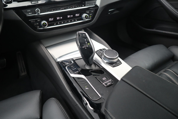 BMW 5 Serie Touring 530i High Executive M-Sport Bernina Grau / Pano / Camera / Laser