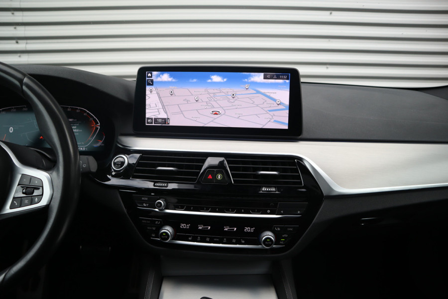 BMW 5 Serie Touring 530i High Executive M-Sport Bernina Grau / Pano / Camera / Laser