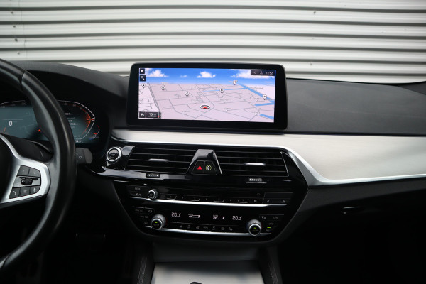 BMW 5 Serie Touring 530i High Executive M-Sport Bernina Grau / Pano / Camera / Laser