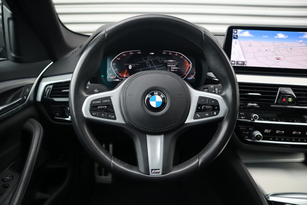 BMW 5 Serie Touring 530i High Executive M-Sport Bernina Grau / Pano / Camera / Laser