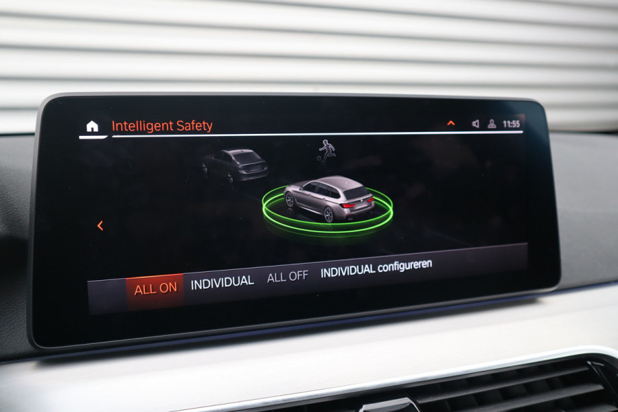 BMW 5 Serie Touring 530i High Executive M-Sport Bernina Grau / Pano / Camera / Laser