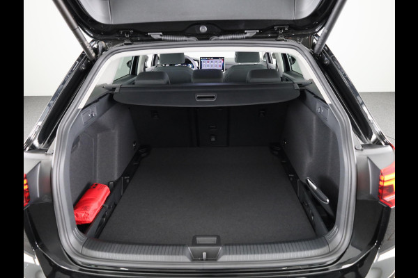 Volkswagen GOLF Variant Life Edition 1.5 eTSI 85 kW / 116 pk Variant 7 ver | Achteruitrijcamera | Keyless start | Carplay | Navigatie | Stoelverwarming |