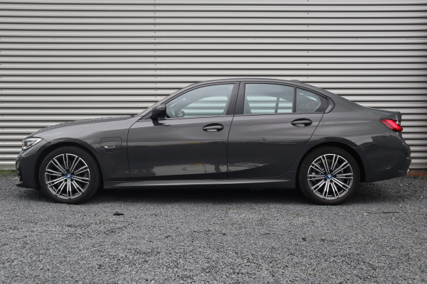 BMW 3-serie M-Sport M Schaalstoelen / Dravit Grau / HiFi / Camera /