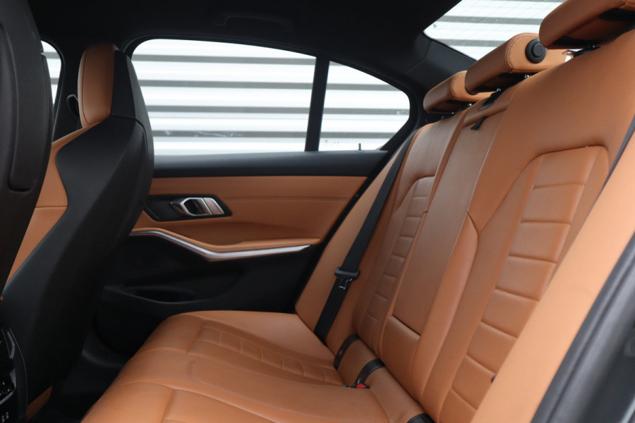 BMW 3-serie M-Sport M Schaalstoelen / Dravit Grau / HiFi / Camera /