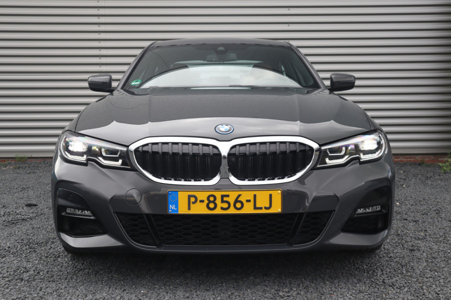 BMW 3-serie M-Sport M Schaalstoelen / Dravit Grau / HiFi / Camera /