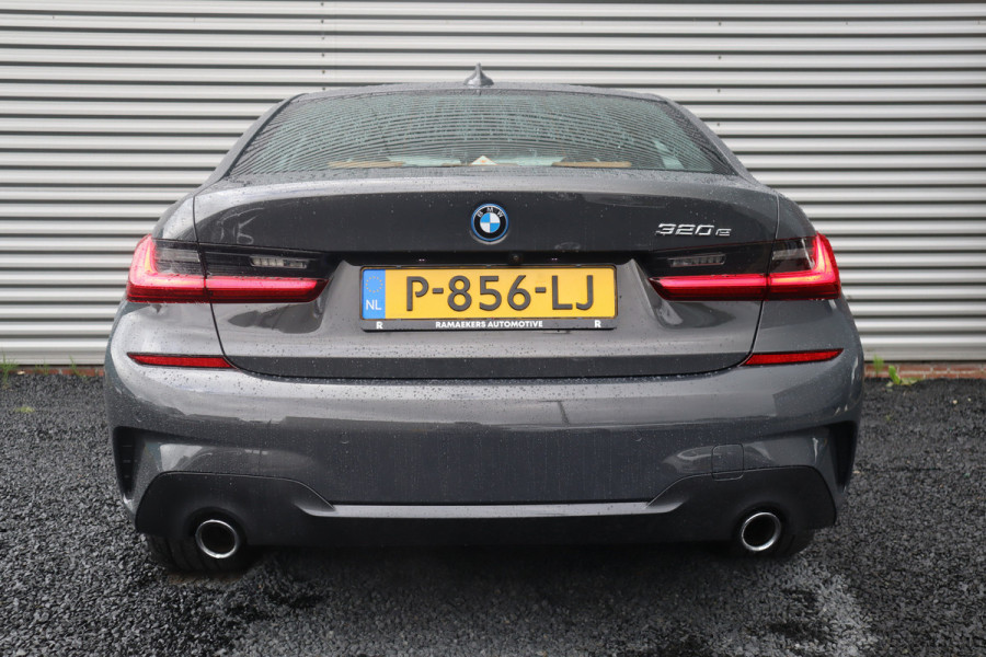 BMW 3-serie M-Sport M Schaalstoelen / Dravit Grau / HiFi / Camera /