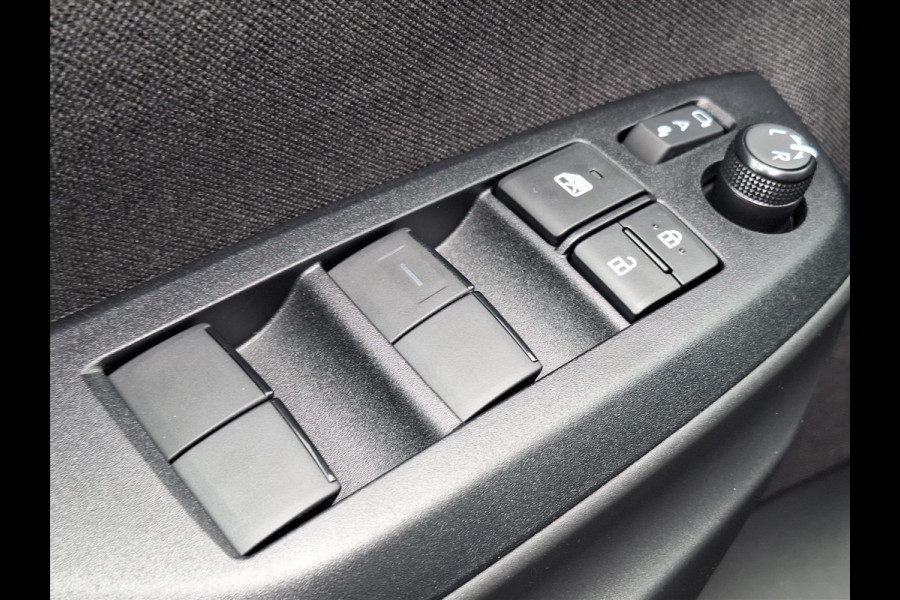 Toyota Yaris Cross 1.5 Hybrid 130pk Dynamic Comfort Pack| Dodehoek, Parkeersensoren, Stoel + Stuurverwarming
