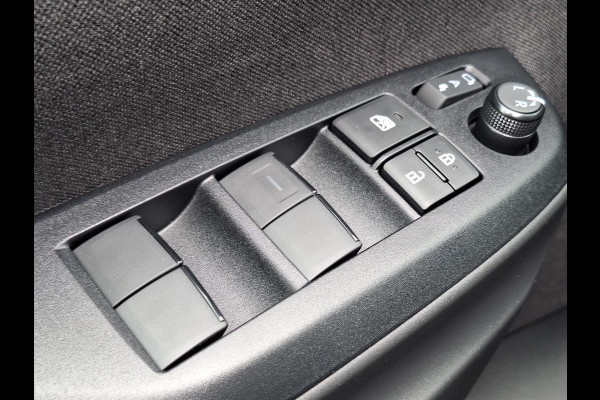 Toyota Yaris Cross 1.5 Hybrid 130pk Dynamic Comfort Pack| Dodehoek, Parkeersensoren, Stoel + Stuurverwarming