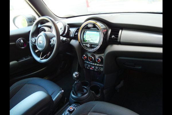 MINI Cooper 1.5 CHILI EDITION | NAVIGATIE | KEYLESS | LED | CRUISE | UNION JACK | APK 9-2027!!