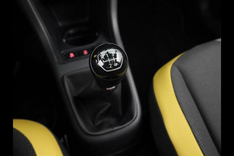 Volkswagen up! 1.0 TSI BMT high up! 90 PK | Panoramadak | 17 Inch | Cruise Control | Multistuurwiel