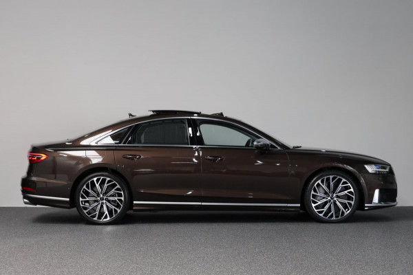 Audi S8 4.0 TFSI Quattro 571+PK BTW/ACHTERASBEST/KERAMISCH/B&O/SOFT/PANO/LEDER+MASSAGE/21" LMV/360 CAM/ACC/ECC/12 MND GARANTIE!