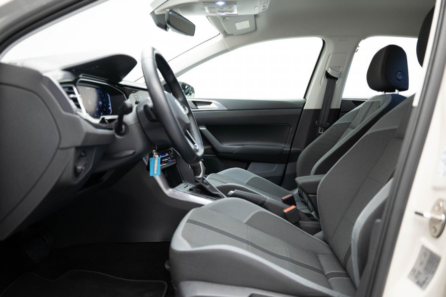 Volkswagen Polo 1.0 TSI Highline |Carplay|Park. sensoren|Stoelverwarming|