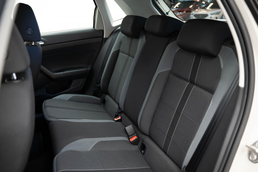 Volkswagen Polo 1.0 TSI Highline |Carplay|Park. sensoren|Stoelverwarming|