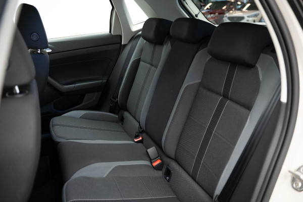 Volkswagen Polo 1.0 TSI Highline |Carplay|Park. sensoren|Stoelverwarming|