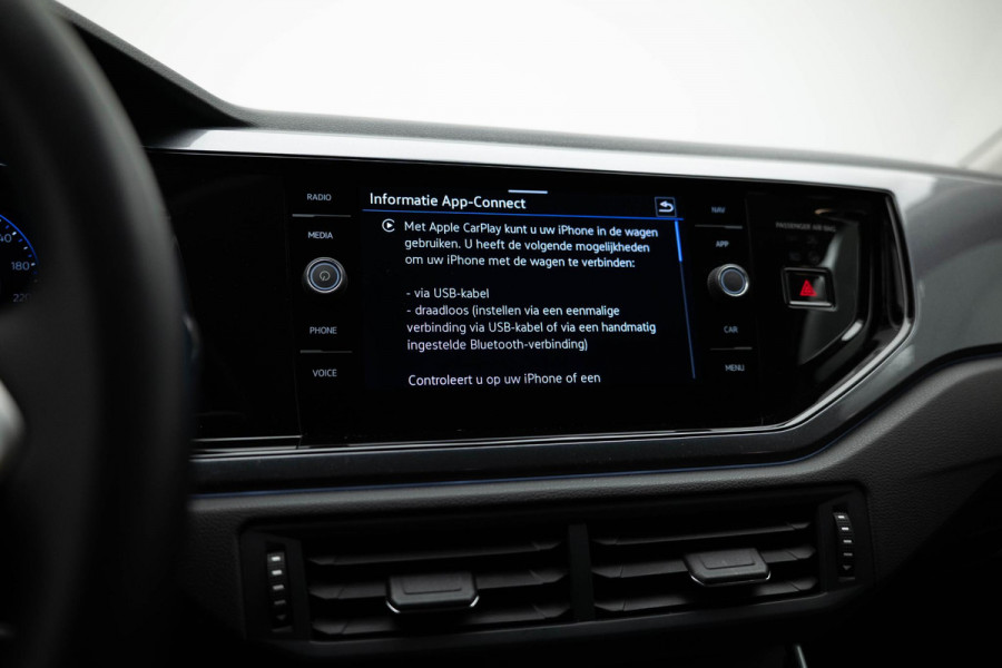 Volkswagen Polo 1.0 TSI Highline |Carplay|Park. sensoren|Stoelverwarming|