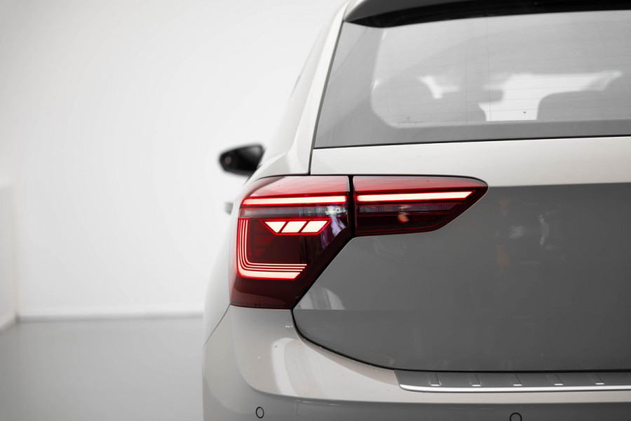 Volkswagen Polo 1.0 TSI Highline |Carplay|Park. sensoren|Stoelverwarming|