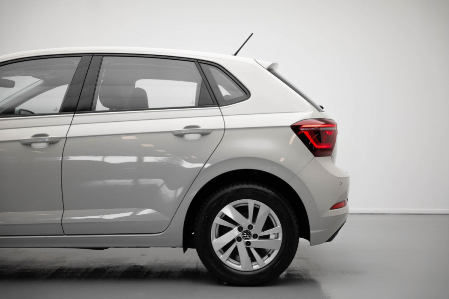 Volkswagen Polo 1.0 TSI Highline |Carplay|Park. sensoren|Stoelverwarming|
