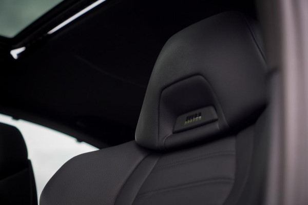 BMW 5 Serie 530i High Executive Edition / M-Sport / Laser / M-Stoelen / Schuifdak / Adaptive Cruise