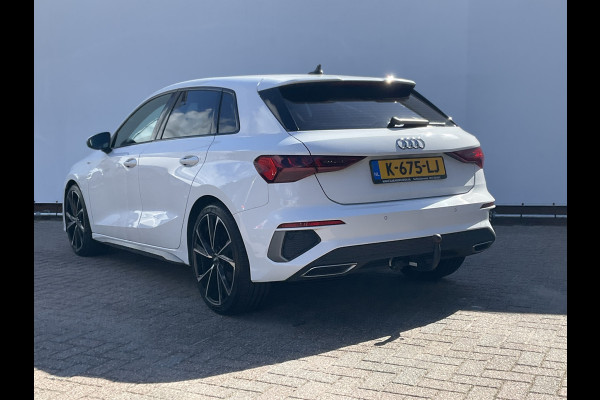 Audi A3 Sportback 30 TFSI (2xS-Line) S edition Carplay Trekhaak Uitstraling