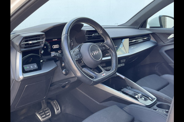 Audi A3 Sportback 30 TFSI (2xS-Line) S edition Carplay Trekhaak Uitstraling