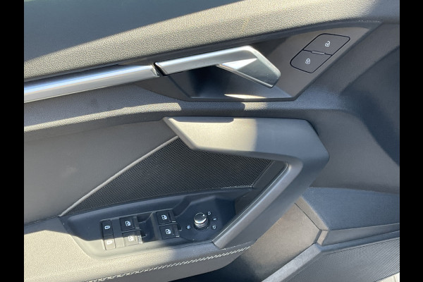 Audi A3 Sportback 30 TFSI (2xS-Line) S edition Carplay Trekhaak Uitstraling
