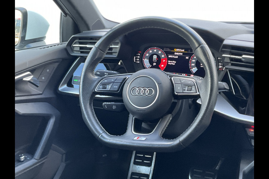 Audi A3 Sportback 30 TFSI (2xS-Line) S edition Carplay Trekhaak Uitstraling