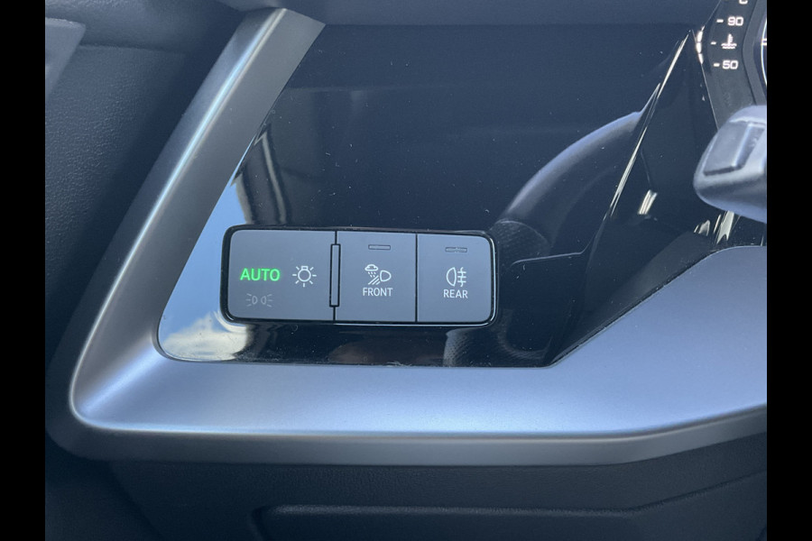 Audi A3 Sportback 30 TFSI (2xS-Line) S edition Carplay Trekhaak Uitstraling
