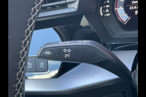 Audi A3 Sportback 30 TFSI (2xS-Line) S edition Carplay Trekhaak Uitstraling