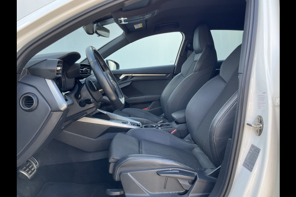 Audi A3 Sportback 30 TFSI (2xS-Line) S edition Carplay Trekhaak Uitstraling
