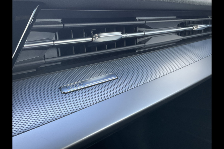 Audi A3 Sportback 30 TFSI (2xS-Line) S edition Carplay Trekhaak Uitstraling