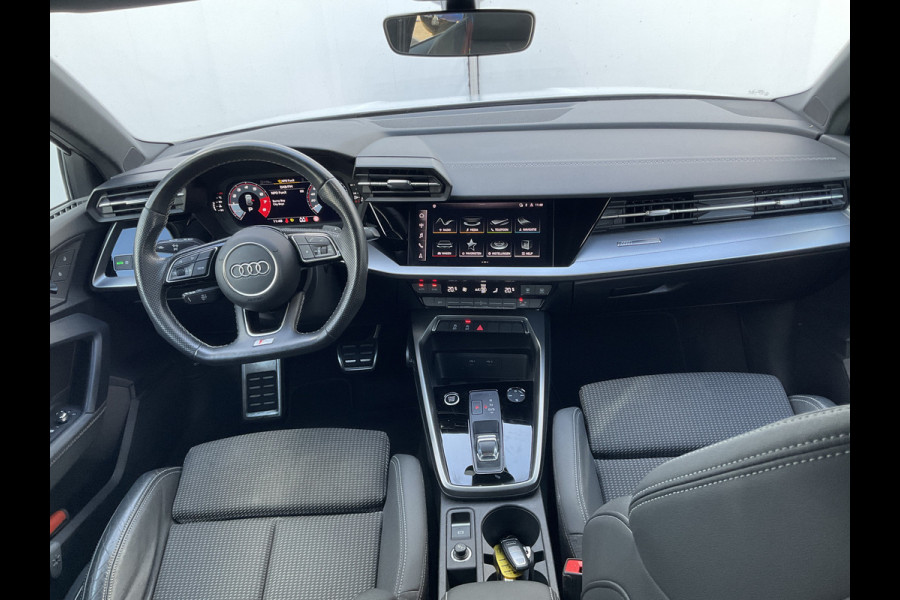 Audi A3 Sportback 30 TFSI (2xS-Line) S edition Carplay Trekhaak Uitstraling
