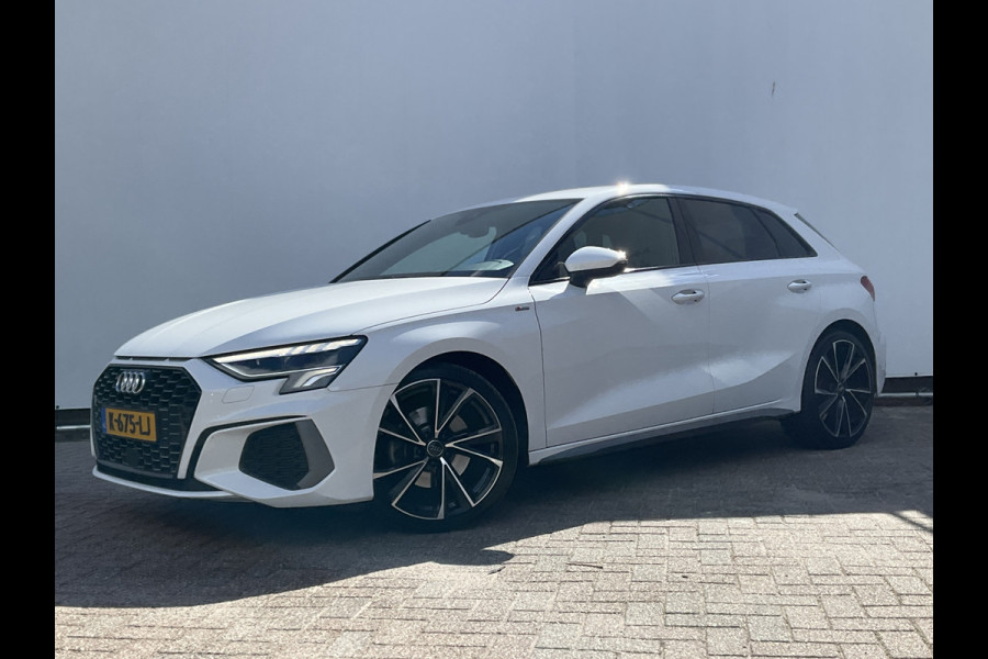 Audi A3 Sportback 30 TFSI (2xS-Line) S edition Carplay Trekhaak Uitstraling