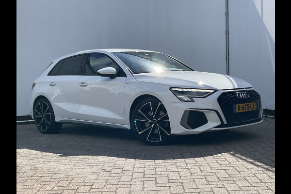 Audi A3 Sportback 30 TFSI (2xS-Line) S edition Carplay Trekhaak Uitstraling